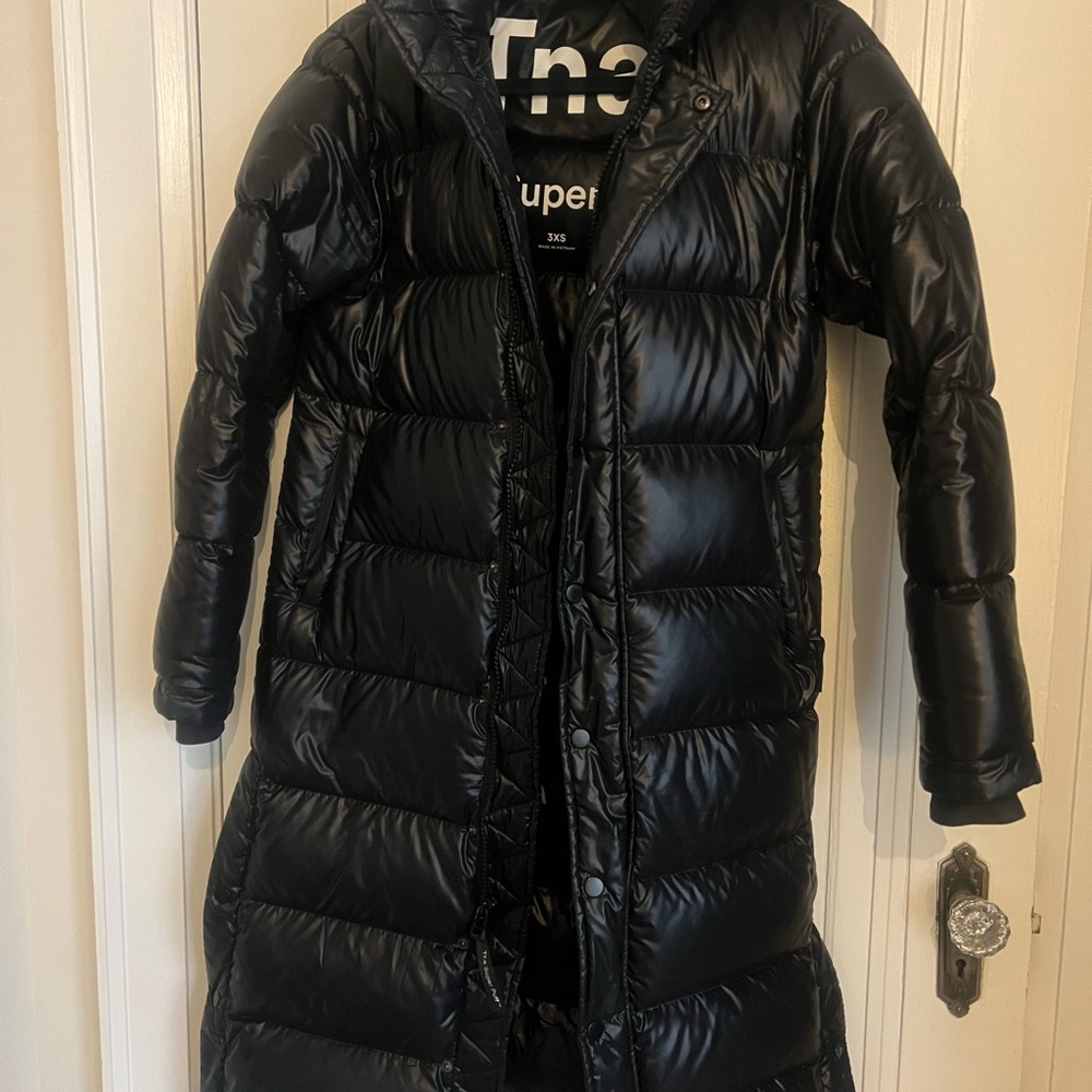 Aritzia Black SuperPuff Coat- glossy black